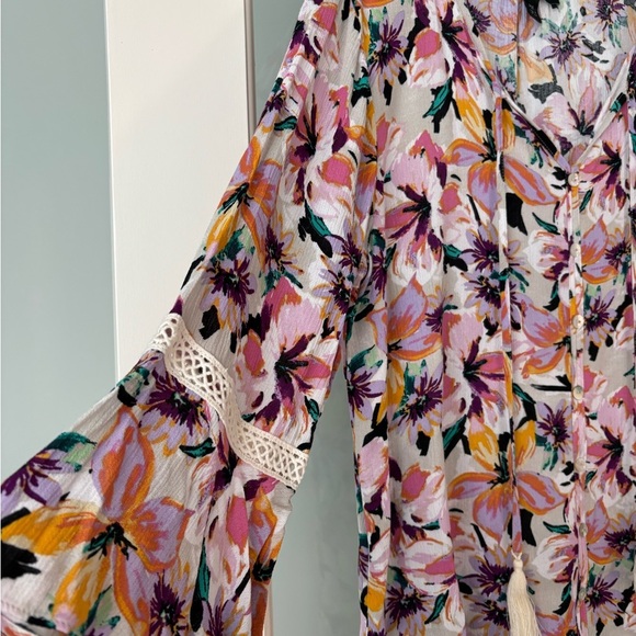 ABGBoho Floral Print Women's Blouse size Medium - Picture 3 of 7
